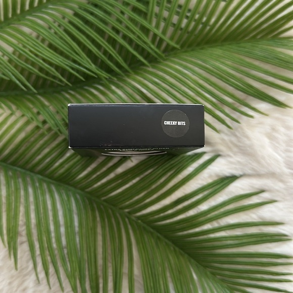 NIB MAC Extra Dimension Blush in Cheeky Bits - Picture 2 of 4